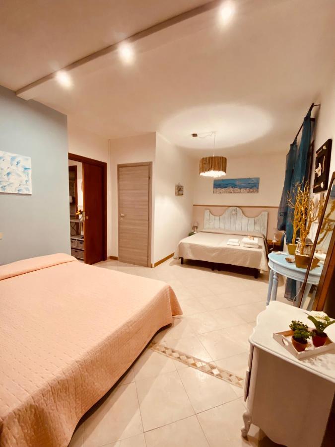 B&B Le Quattro Stagioni La Maddalena  Exterior foto